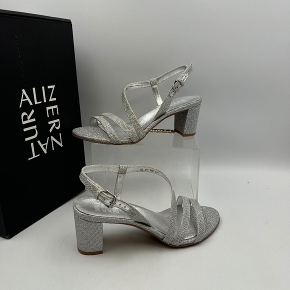 NEW Naturalizer Vanessa Dress Sandal US Size 7 READ - Picture 1 of 10